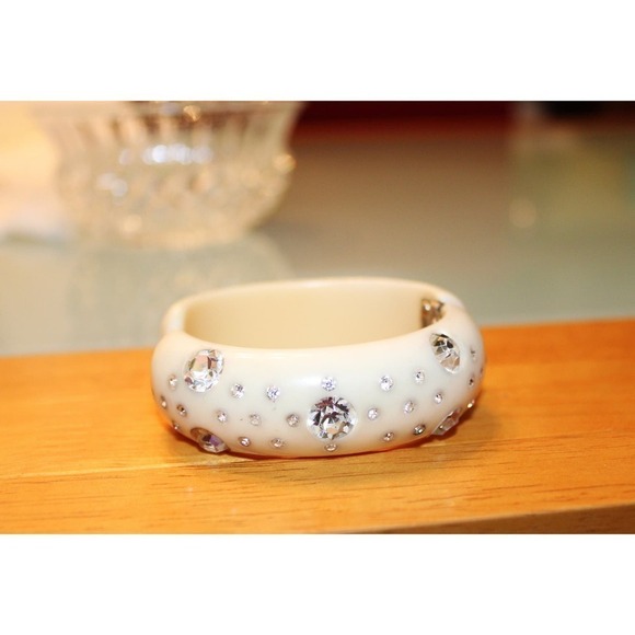 Rhinestones Hinged Lucite Bracelet, Statement, Bling Vintage Bracelet - Picture 4 of 10